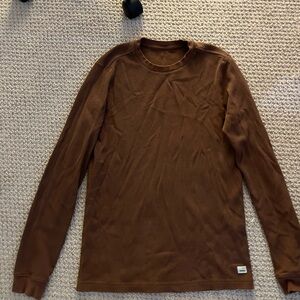 Vuori Small Men’s Brown Waffle Long Sleeve